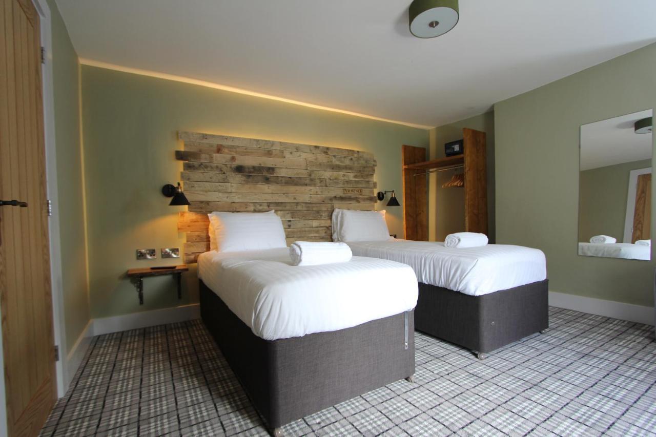 Hotel Tyr Winch à Cardiff Extérieur photo